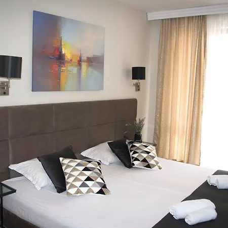Primavera 2 Apartmanhotel 2*
